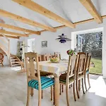 3 Bedroom Beautiful In Holiday home *