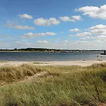 3 Bedroom Beautiful In Holiday home