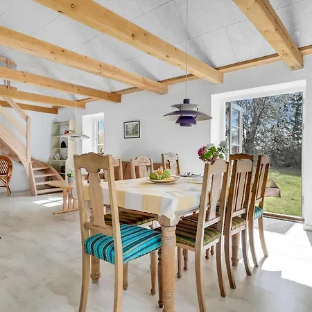 3 Bedroom Beautiful In Prázdninový dům *