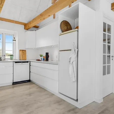 3 Bedroom Beautiful In Prázdninový dům