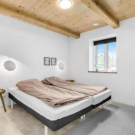 3 Bedroom Beautiful In Prázdninový dům *